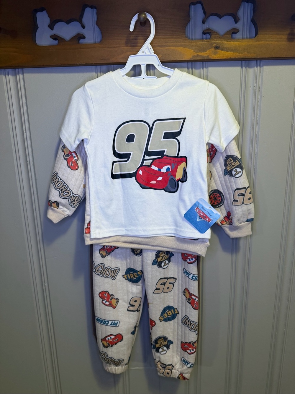 Disney Pixar Cars Lightning McQueen 4 Piece Outfit Set Toddler Size 3T
